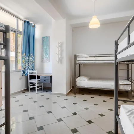 Hostel Hasta La Vista *