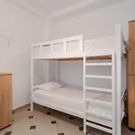 Hasta La Vista Hostel *