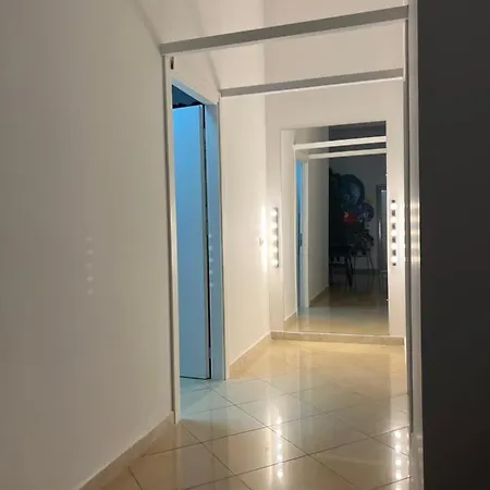 Hasta La Vista Hostel