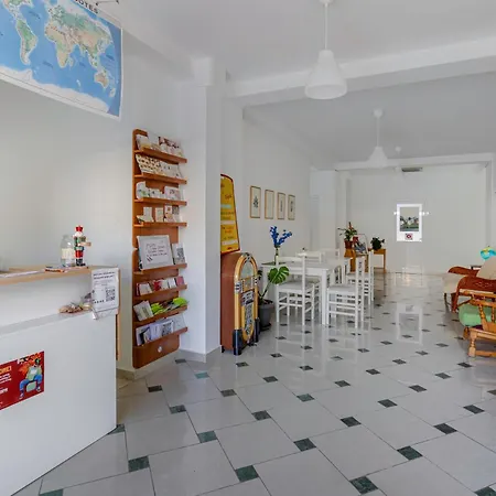 Hasta La Vista Hostel