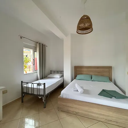 Hasta La Vista Hostel Sarande