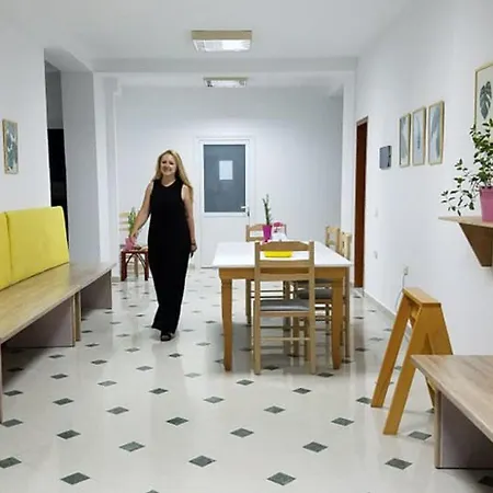 Hasta La Vista Saranda