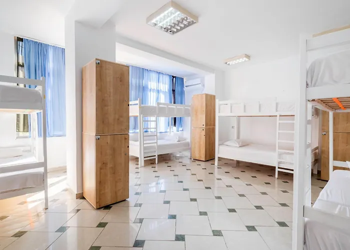 Hasta La Vista Hostel Sarande